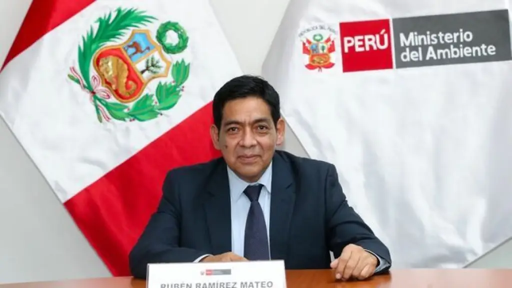 Ministro con corona ,Epicentro TV