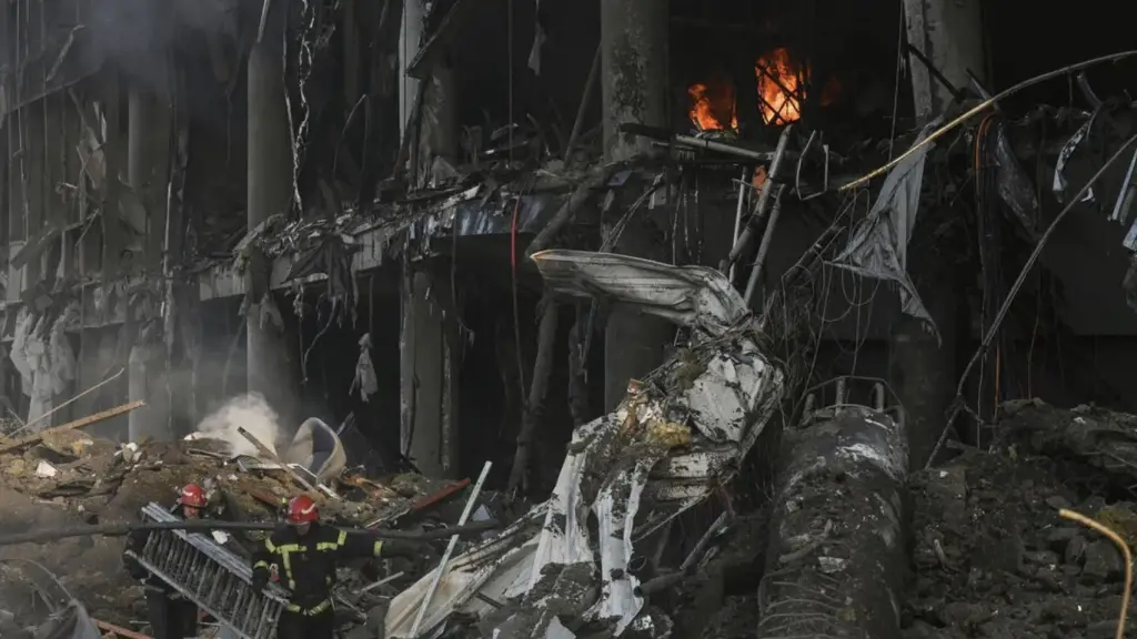 Se cumple un mes de la invasión rusa a Ucrania: La Vuelta Al Mundo en 5 Noticias ,Epicentro TV