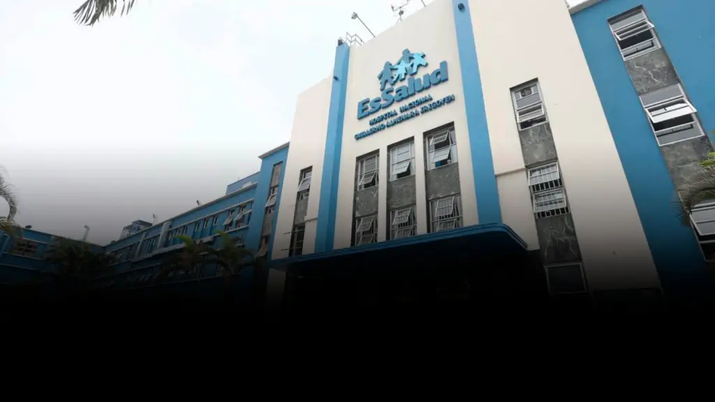 Funcionaria responsable de compras de ESSALUD omite informar que tiene un hermano condenado y tres proveedores del Estado ,Epicentro Tv