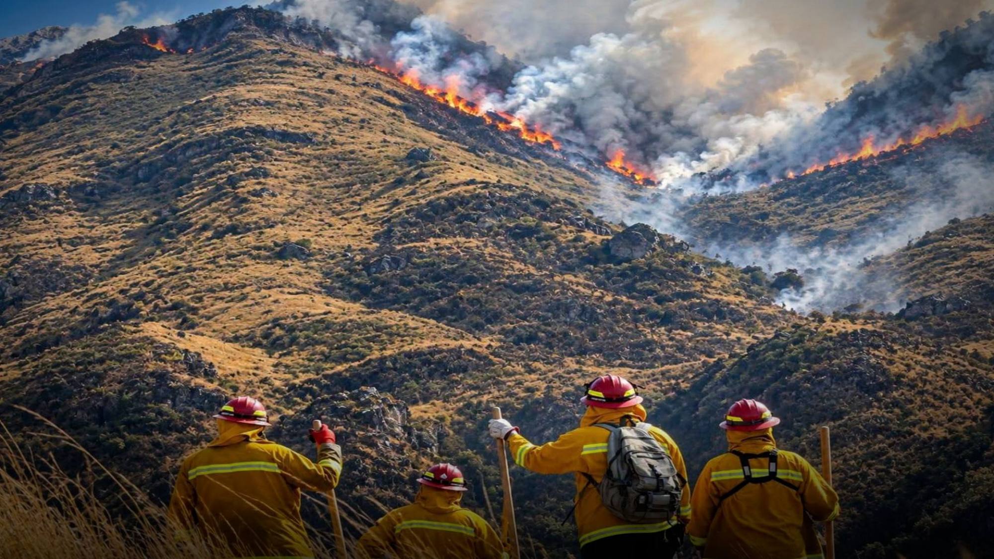 Incendios forestales: en Cusco ya van 5 mu3rt0s |  Desfase entre la realidad y el Gobierno, Foto: Composición